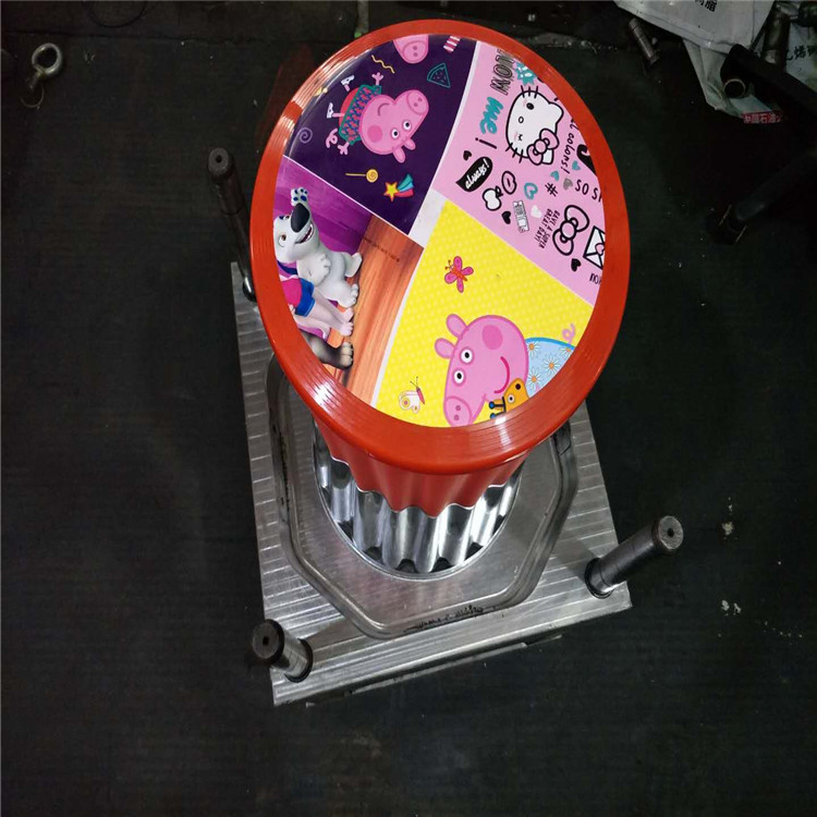 塑料個(gè)性水杯